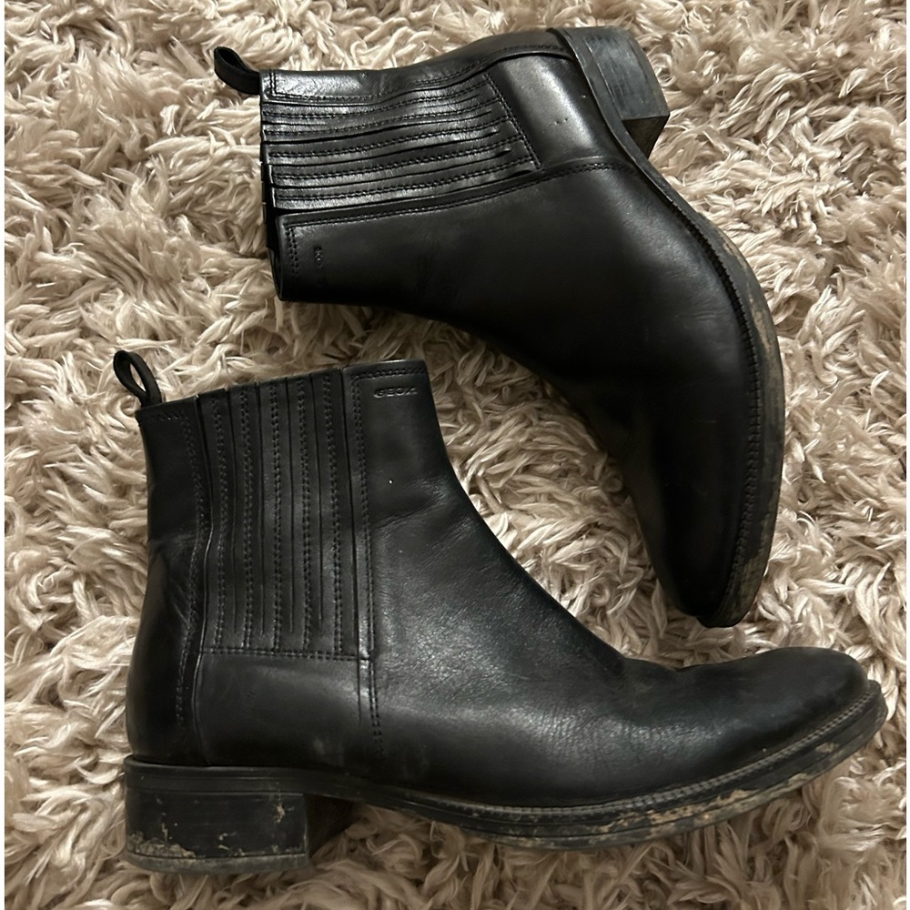 Geox Black Ankle Boots Sleek Leather Design